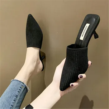 Šlepetės moterims vasarą nešioti 2020 naujų laukinių Baotou pusė šlepetės moterims stiletto kulniukai net raudona Muller sandalai ir šlepetės