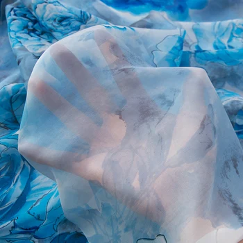 Šviesiai mėlyna atspausdintas šifono audinys gryno šilko naterail mulberry drabužių medžiagą, plotis 140cm