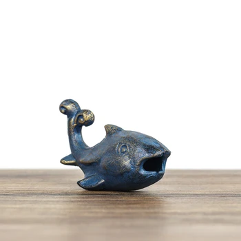 Antikvariniai Aukso Mėlyna Ketaus Banginis Figūrėlės Su Alaus Butelio Atidarytuvas Nagų Europos Namų Stalo Dekoro Ir Rankų Darbo Gyvūno Skulptūra