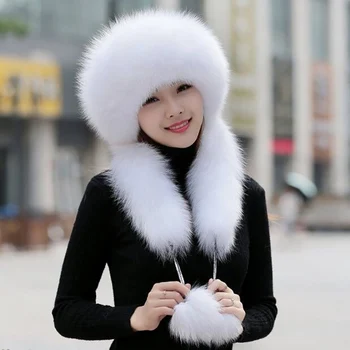 Papildomo ilgio moterų žiemos skrybėlę su lapės kailio apsukti gali būti naudojamas kaip šalikas ir pakabinti ant galinio dangtelio grandinės