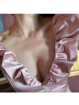 2020 Metų Vasaros Naujus Moteriškus Super Grožio Rausvos Satino Žemų Dažnių Nėrinių Apykaklę Slim Suknelės Raukiniai V-Kaklo Seksuali Mini Suknelė Moterims Gatvės