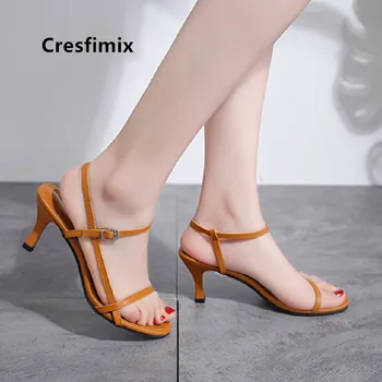 Cresfimix sandales femmes moterų mados aukštos kokybės 7cm aukšto kulno sandalai lady mielas vasaros baltos basutės black sandalai 5440