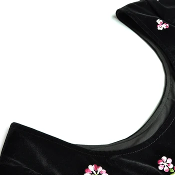 Aksomo suknelė nėrinių audinio 2020 m. žiemos prekės aukštos kokybės kilimo ir tūpimo Tako Trumpas Rankovės Gėlių Siuvinėjimas Black lace-up Slim Moterų Suknelės