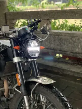 Universalus Motociklas Modernus retro stiliaus pakeitimą LED žibintai tolimosios šviesos CR150