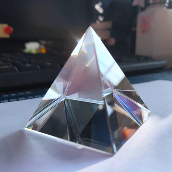 40mm Piramidės Vaivorykštė Prizmę Optinio Stiklo Kristalų Aukštis Stačiakampės Piramidės Polyhedral Populiarinant Mokslą Studijuoja Studentas