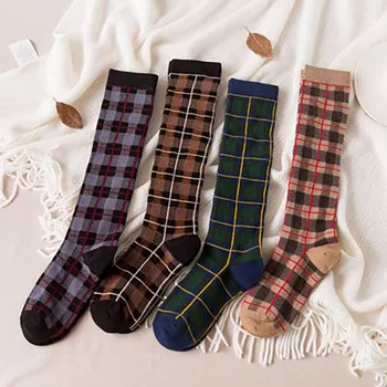 Rudenį ir žiemą naujas šiltas Britų stiliaus mažų Pledas kojų kojinės moterų College Street ilgas vamzdis kelio kojinės