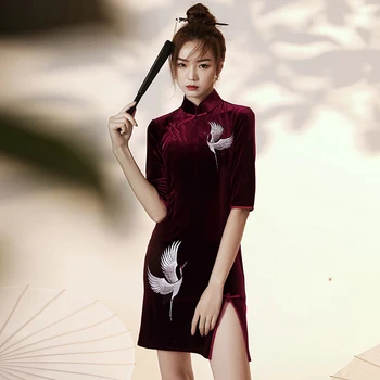Raditional Aksomo Krano Cheongsam Seksualus Siuvinėjimo Kinijos Stand-up Apykaklės Low Split Suknelė Moterų Šiuolaikinės Cosplay Šalies Qipao