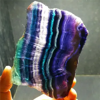 Retas gamtos spalvos fluorito poliruoti kristalų skiltelės išgydyti