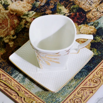 Naujas Auksinių miežių Kavos Puodelio Spalvos emalio porceliano Puodelis su lėkštutes atostogų susituokti kūrybos dovana