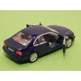 Automobilio modelio BMW 5 Serijos mini transporto priemonių kolekcija Senovinių automobilių masto