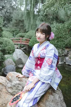 Moterų Yukata Tradicinis Japonijos Kimono Skraiste Fotografijos Suknelė Cosplay Kostiumų violetinės Spalvos gėlių Spaudinių Vintage Drabužių