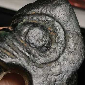 Didelis magnetinis laukas black skaldytos magnetito geležies meteoritas Hongshan Jade Kiaulių Dragon pakabukas rankena