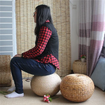 Sferiniai turas šiaudų taburetės sėdi sėdynės kambarį išmatose Japonų stiliaus rotango pagalvėlė natūralių rankomis austi pėdų atrama