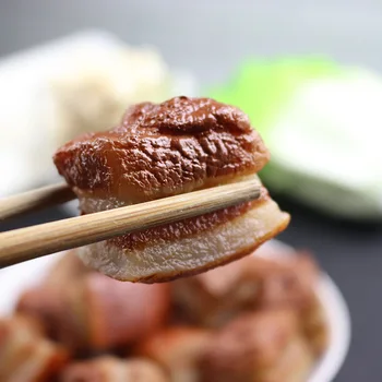 Dirbtinių Maisto ir Daržovių Modeliavimas Troškintos Kiaulienos Mėsos Gaminio Modelio Netikrą Kiaulienos Pilvo Trijų sluoksnių Mėsos Dongpo Kiaulienos Mėsos Ph